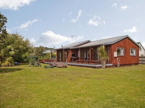 Castleview Getaway Matarangi - Matarangi Holiday Home